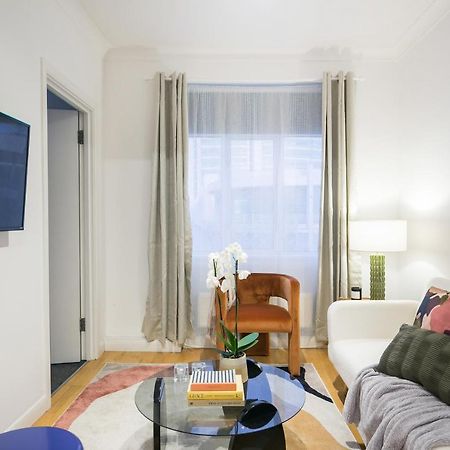 Perfectly Located 1 Bed Apartment Above Tube Station Londyn Zewnętrze zdjęcie